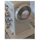 UL - Sears Kenmore Model 1400 Zig-Zag Sewing Machine with Accessories and Singer Sewing Book