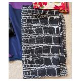 UL - Collection of 7 Assorted Patterned Scarves