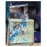 UL - Collection of 7 Assorted Patterned Scarves