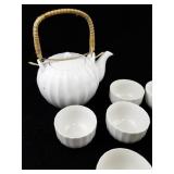White Porcelain Teapot with 6 Matching Cups and Removable Bamboo Handle
