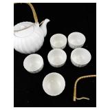 White Porcelain Teapot with 6 Matching Cups and Removable Bamboo Handle