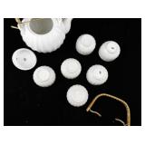 White Porcelain Teapot with 6 Matching Cups and Removable Bamboo Handle