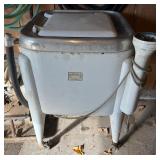 Maytag E2LPS Wringer Washer Vintage Laundry Appliance