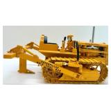 1:16 Scale Caterpillar D2 No.2 Tool Bar Diecast Model Tractor with Box