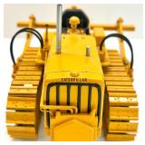 1:16 Scale Caterpillar D2 No.2 Tool Bar Diecast Model Tractor with Box