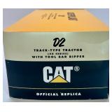 1:16 Scale Caterpillar D2 No.2 Tool Bar Diecast Model Tractor with Box