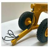 CAT No. 40 Scraper Limited Edition Scale Model with Moving Parts