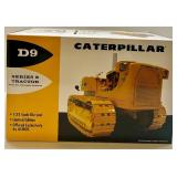 1:25 Scale Die-Cast Caterpillar D9 Series E Tractor Model by ACMOC