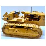 1:25 Scale Die-Cast Caterpillar D9 Series E Tractor Model by ACMOC