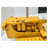1:25 Scale Die-Cast Caterpillar D9 Series E Tractor Model by ACMOC