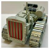Die-cast 1:25 Caterpillar 1931 Model Sixty Diesel Tractor with Box