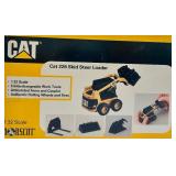1:32 Scale Cat 226 Skid Steer Loader Die-Cast Model with Accessories