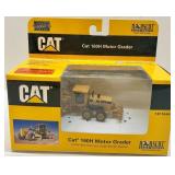 Set of 2 Cat Die-Cast 1:87 Scale Models: 160H Motor Grader & CS-563E Soil Compactor