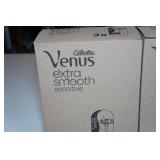 *12* Gillette Venus Extra Smooth Razors
