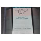 *2* Chicago Metallic Lasagna Trio Pans