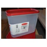 *3* Rubbermaid Food Storage Containers