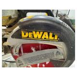 DeWALT 12" Sliding Compound Mitre Saw. DW708. Tested. Works.