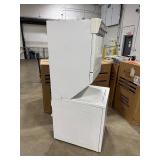 Whirlpool Stackable Washer/Dryer. Mod WGT4027EWO