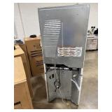 Whirlpool Stackable Washer/Dryer. Mod WGT4027EWO