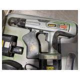 Senco Duraspin DS200, 2 Batteries, Charger and Case. Tested. Works.