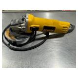DeWALT 4 1/2" Angle Grinder DWE4011. Tested. Works.