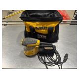 DeWALT Random Orbit Palm Sander DWE6423 With DeWALT Bag. Tested. Works.