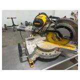 Dewalt 12" Double Bevel Sliding Compound Miter Saw DWS779