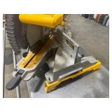 Dewalt 12" Double Bevel Sliding Compound Miter Saw DWS779