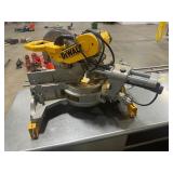 Dewalt 12" Double Bevel Sliding Compound Miter Saw DWS779