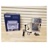 Delonghi Expresso and cappuccino maker