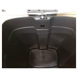 Qualiazero Rectangular step can dent lower right
