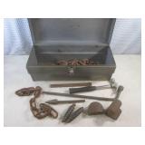 (EC1) 19" Metal Tool Box with Log C...