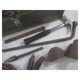 (EC1) 19" Metal Tool Box with Log C...