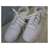 (BSB) Pair of Reebok Shoes Size 8...