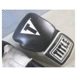 (CSB) Title Leather Boxing Gloves 1...