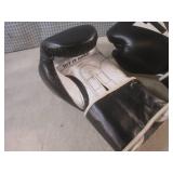 (CSB) Title Leather Boxing Gloves 1...