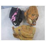 (CSB) 3 Baseball Gloves - Wilson "T...