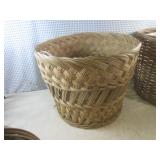 (EW6) 3 Woven Planters / 2 - 16" Wi...