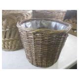 (EW6) 3 Woven Planters / 2 - 16" Wi...