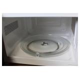Sunbeam 700W Countertop Microwave Oven with Digital Controls