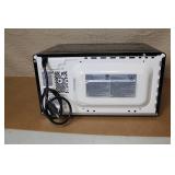 Sunbeam 700W Countertop Microwave Oven with Digital Controls