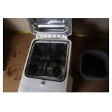 Hitachi HB-B101 Automatic Home Bakery Bread Maker with Original Box