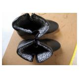 Pair of Thermal Shop Black Insulated Winter Boots Size 12