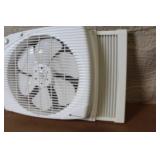 White-Westinghouse Window Box Fan with Adjustable Panels
