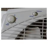 White-Westinghouse Window Box Fan with Adjustable Panels