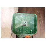 Scotts Turf Builder EdgeGuard Mini Broadcast Spreader
