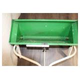 Manual Push Lawn Seed Spreader with Metal Hopper