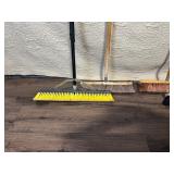 Set of 4 Push Brooms with Wood Handles