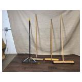 Set of 4 Push Brooms with Wood Handles