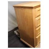 Oak Wood 9-Drawer Dresser with Decorative Mirror